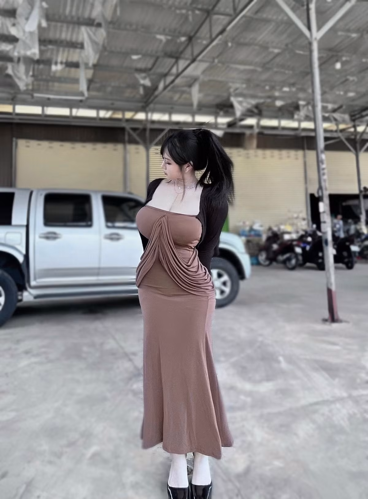 Video mới là minh chứng rõ rệt cho việc Pi Tiên biết cách thức "chiêu đãi" fan mà vẫn giữ đúng giá trị bản thân. Gái xinh luôn giữ tiêu chí khoe tinh tế, nổi tiếng không tai tiếng, hạn chế rơi vào scandal không đáng có.