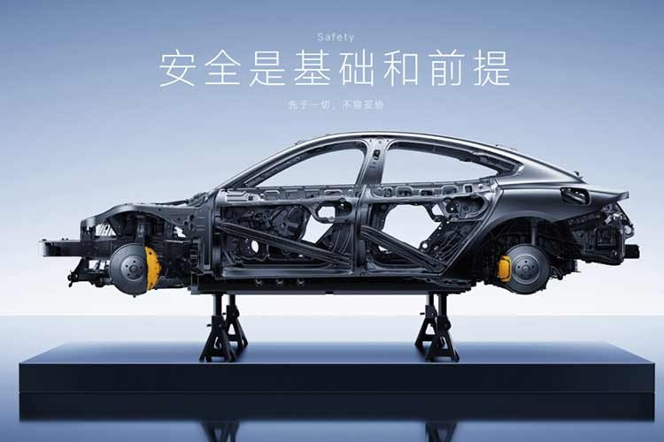 Ở phiên bản cũ, Xiaomi SU7 sử dụng mô-tơ điện loại “V6” hoặc “V6s”, tùy phiên bản. Sau khi nâng cấp, tất cả các phiên bản đều chuyển sang mô-tơ mới mang tên “V6s Plus”, tương tự đàn em Xiaomi YU7. Nhờ đó, công suất đã được cải thiện từ 295 mã lực lên 315 mã lực ở bản Standard và Pro dẫn động cầu sau.