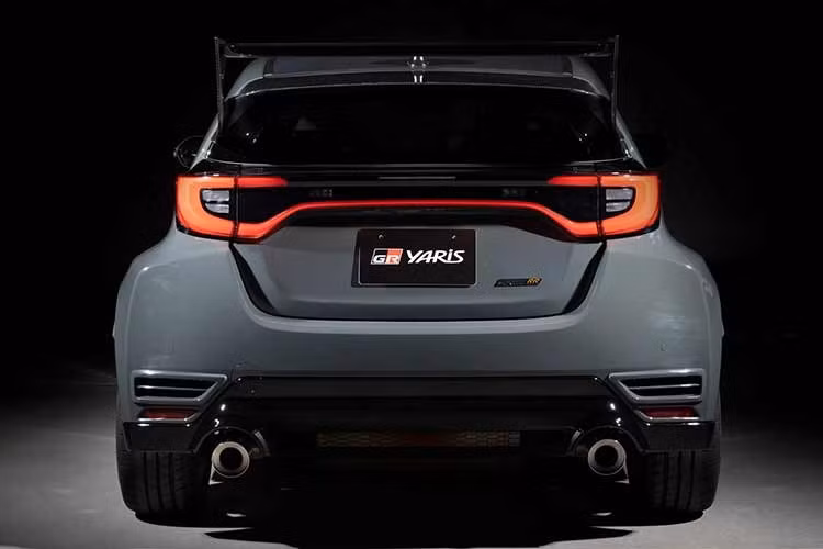 Xe sẽ bắt đầu bán ra từ mùa xuân 2026, thông qua hình thức đăng ký và bốc thăm trên ứng dụng GR app. Đây rõ ràng là mẫu xe hiếm, nhắm tới những người hâm mộ thương hiệu và những ai đánh giá cao trải nghiệm lái mang phong cách đường đua nhiều hơn là một phiên bản đại trà.