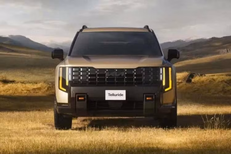 Chọn Kia Telluride 2026 phiên bản SX sẽ có giá 50.335 đô la, mặc dù một số biến thể dựa trên phiên bản này có thể đắt hơn đáng kể. Phiên bản cao cấp nhất SX-Prestige X-Pro có giá 58.335 đô la, khoảng 1,5 tỷ đồng, một mức giá khá cao đối với một chiếc SUV cỡ trung được cho là có giá cả tương đối phải chăng.