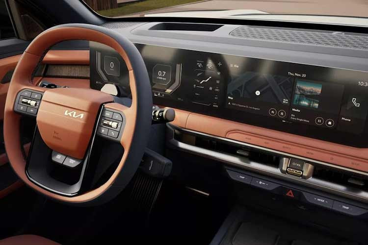 Xe cũng được trang bị bộ vi sai chống trượt điện tử (E-LSD) và khoảng sáng gầm 9,1 inch (231 mm). Nhiều chế độ lái, bao gồm Chế độ Địa hình, đảm bảo thiết lập lái tối ưu bất kể điều kiện đường xá. Lốp xe địa hình và các điểm kéo cứu hộ phía trước và phía sau hoàn thiện cấu hình mạnh mẽ của xe.