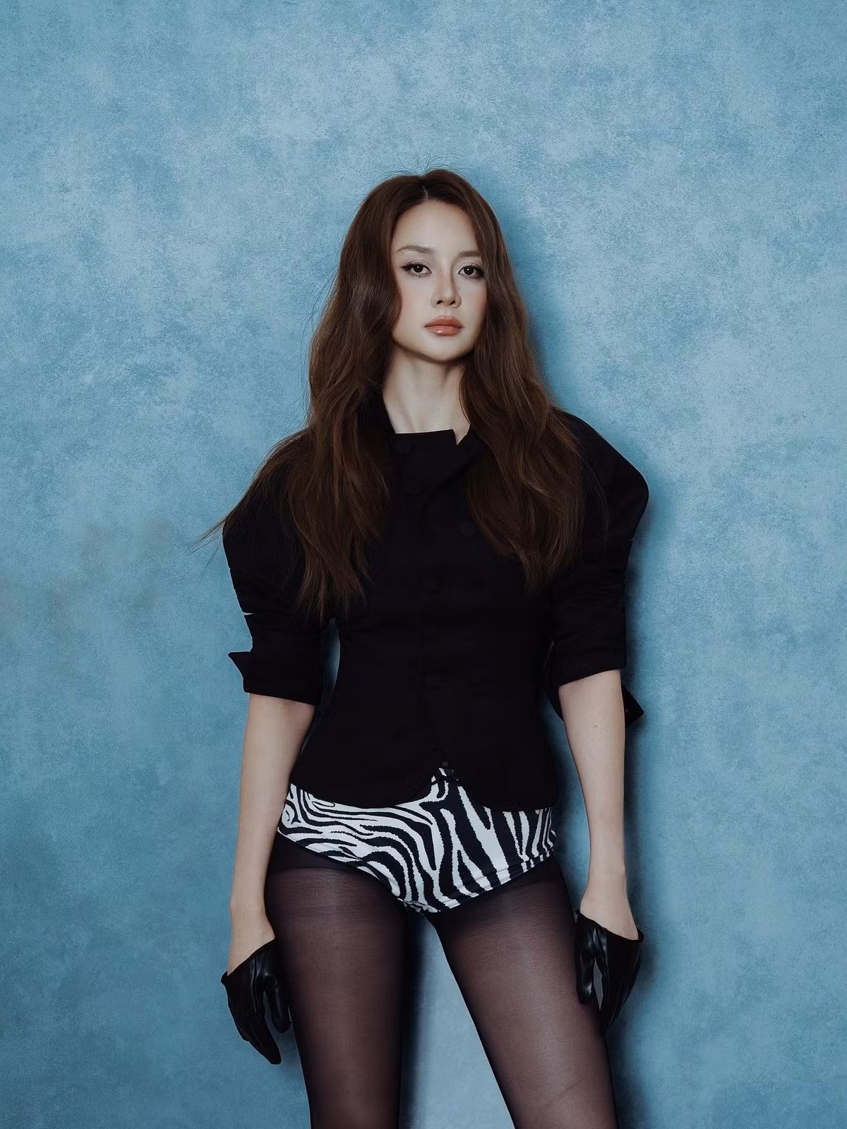 Dù đang ở độ tuổi 33, hình thể của Thiều Bảo Trang vẫn giữ được độ săn chắc, gọn gàng và trẻ trung đáng ngưỡng mộ.