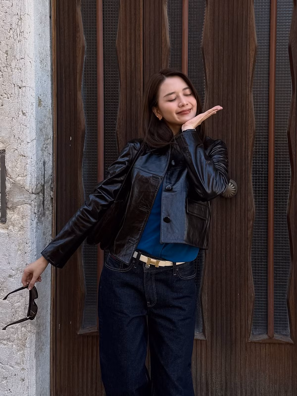 Loạt ảnh này một lần nữa khẳng định Thiều Bảo Trang là một trong những nghệ sĩ có phong cách sống lành mạnh, truyền cảm hứng cho người hâm mộ trong việc chăm sóc sức khỏe và duy trì thói quen tập luyện.