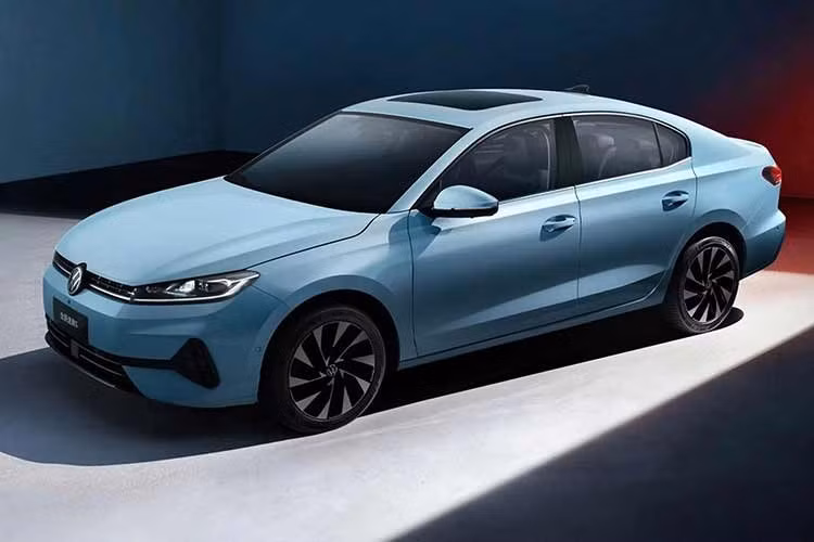 Với những khách hàng muốn hiệu năng cao hơn, động cơ tăng áp 1.5L cho công suất tối đa 160 mã lực và mô-men xoắn cực đại 250 Nm, đi kèm hộp số DSG 7 cấp, là lựa chọn phù hợp hơn.