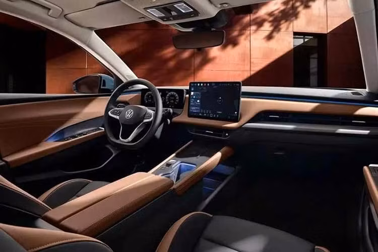 Mẫu sedan mới là một phần trong chiến lược “phát triển song song xăng và điện” của Volkswagen tại Trung Quốc. Chiến lược này có nghĩa là các mẫu xe động cơ đốt trong của Volkswagen cũng sẽ được trang bị các công nghệ thường thấy trên ô tô điện. Có thể thấy rõ chiến lược của thương hiệu Đức trên mẫu xe Sagitar S mới.