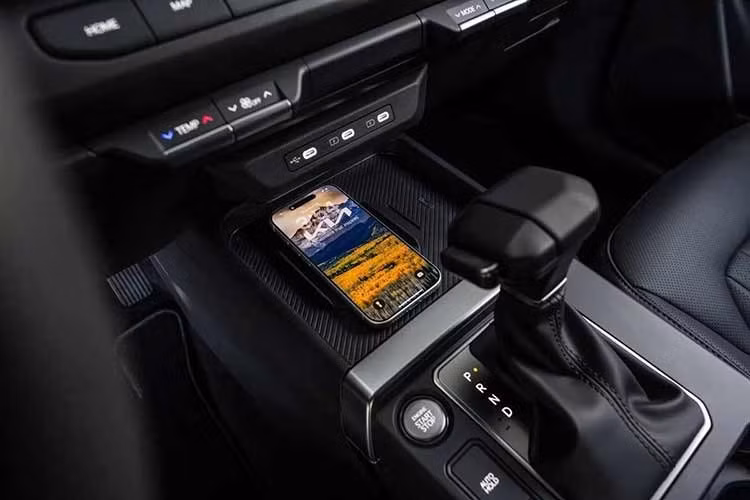 Thông số chi tiết về công suất và phạm vi hoạt động sẽ được Kia công bố gần thời điểm mở bán vào cuối quý IV. Phiên bản hybrid cũng được kỳ vọng hỗ trợ tính năng cấp điện cho thiết bị ngoài (V2L).