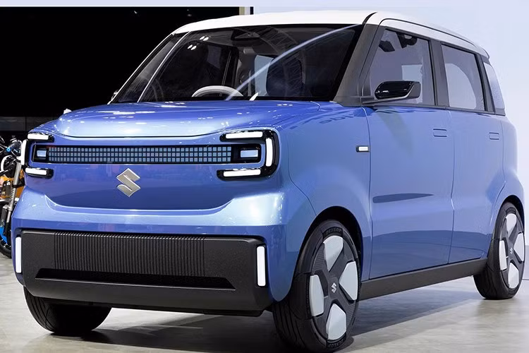 Suzuki vừa chính thức giới thiệu mẫu xe concept hoàn toàn mới mang tên Vision e-Sky nhằm hé lộ tầm nhìn tương lai của hãng trong lĩnh vực di chuyển điện hóa cỡ nhỏ. Xuất hiện tại Triển lãm Japan Mobility Show 2025, Suzuki Vision e-Sky được phát triển với mục tiêu trở thành một mẫu xe điện mini “vừa đủ”, kết hợp tính thực dụng, cá tính và hiệu suất.