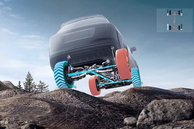 Tại thị trường Việt Nam, Jaecoo J7 AWD Individual có giá khởi điểm 849 triệu đồng. Trong khi đó, 2 phiên bản còn lại của dòng xe này có giá 799 triệu và 969 triệu đồng. Trong tháng 11/2025, Omoda &amp; Jaecoo Việt Nam sẽ áp dụng giá ưu đãi chỉ 799 triệu đồng cho 50 khách hàng đầu tiên mua J7 AWD Individual mới.