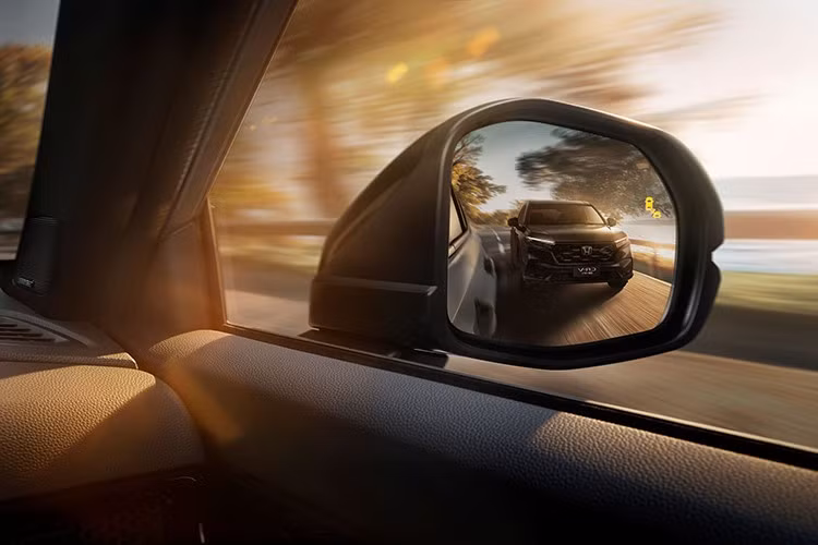 Ngoài ra, mẫu SUV này còn được tích hợp nền tảng Google Built-in cho tất cả các phiên bản, hỗ trợ điều khiển và đồng bộ hóa thông minh hơn. Một chế độ lái mới mang tên Individual được bổ sung, cho phép cá nhân hóa trải nghiệm điều khiển tùy theo thói quen từng người.