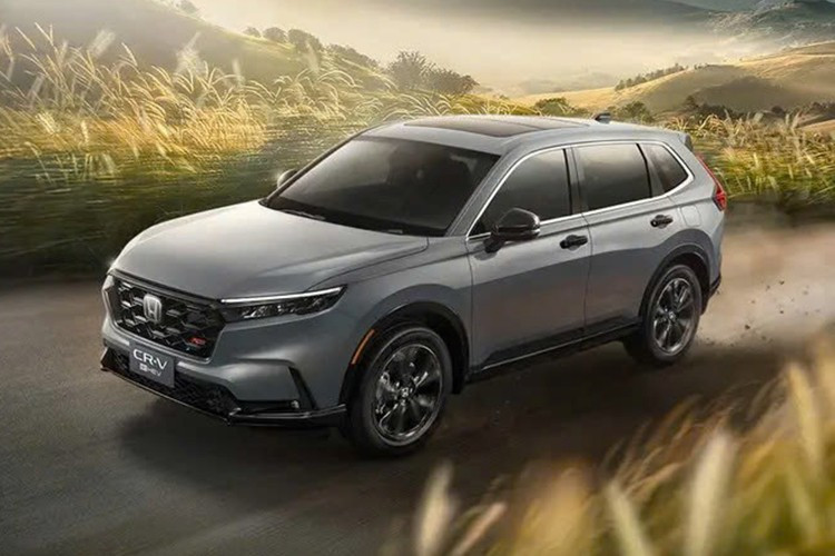 Theo thông tin dự kiến, giá bán của các phiên bản sẽ dao động từ 1.3xx.000 đến 1.7xx.000 baht (tương đương từ hơn 1 tỷ đồng đến khoảng 1,4 tỷ đồng). Xe sẽ được phân phối với 5 phiên bản, bao gồm e:HEV E 2WD; e:HEV ES 2WD; e:HEV Hunt 2WD; e:HEV RS 2WD và e:HEV RS 4WD.