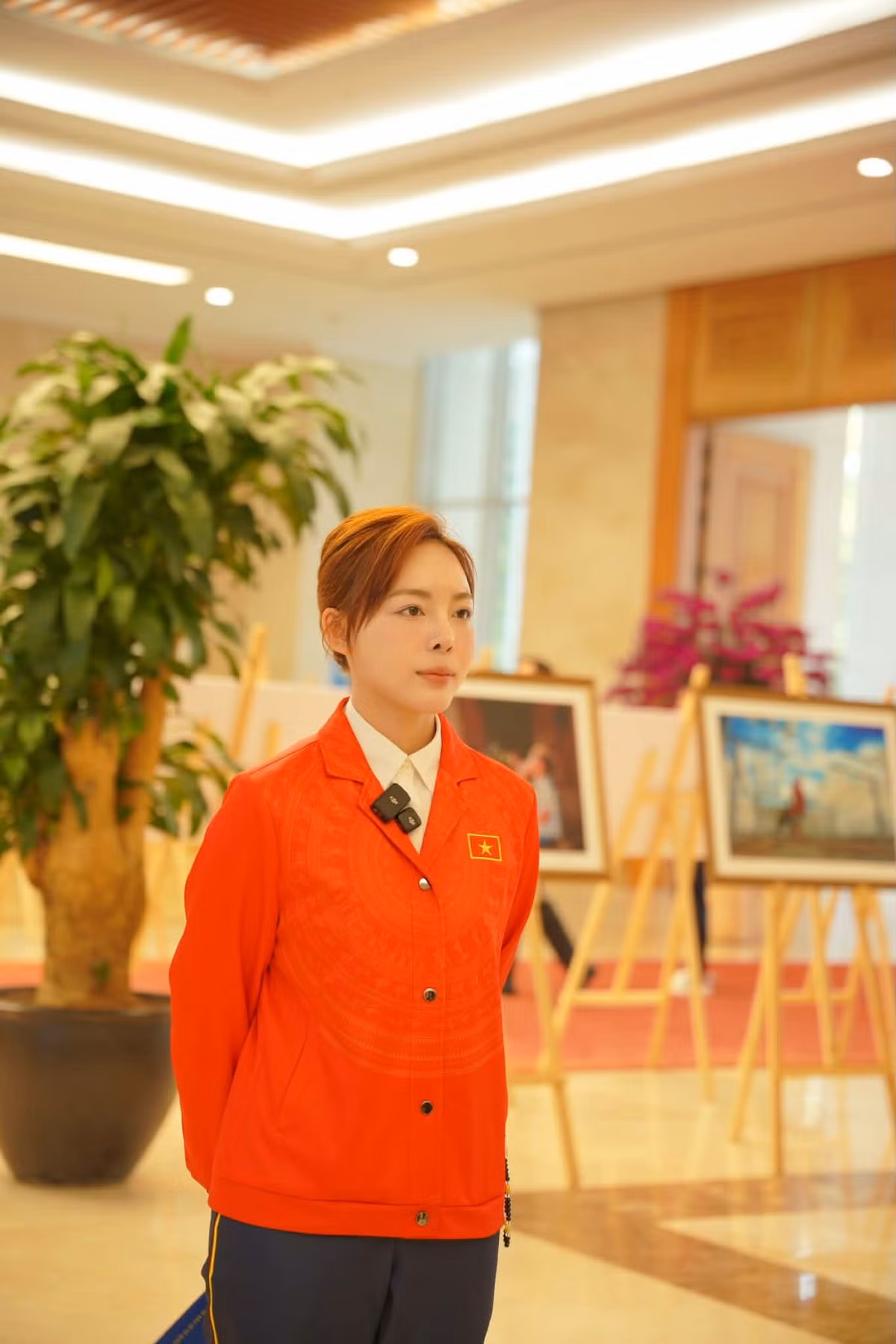 Phí Thanh Thảo là gương mặt trẻ của đội tuyển bắn súng Việt Nam. Bên ngoài sân tập, cô được đồng đội và người hâm mộ nhận xét là người hòa đồng, sống tình cảm và có phần kín tiếng.