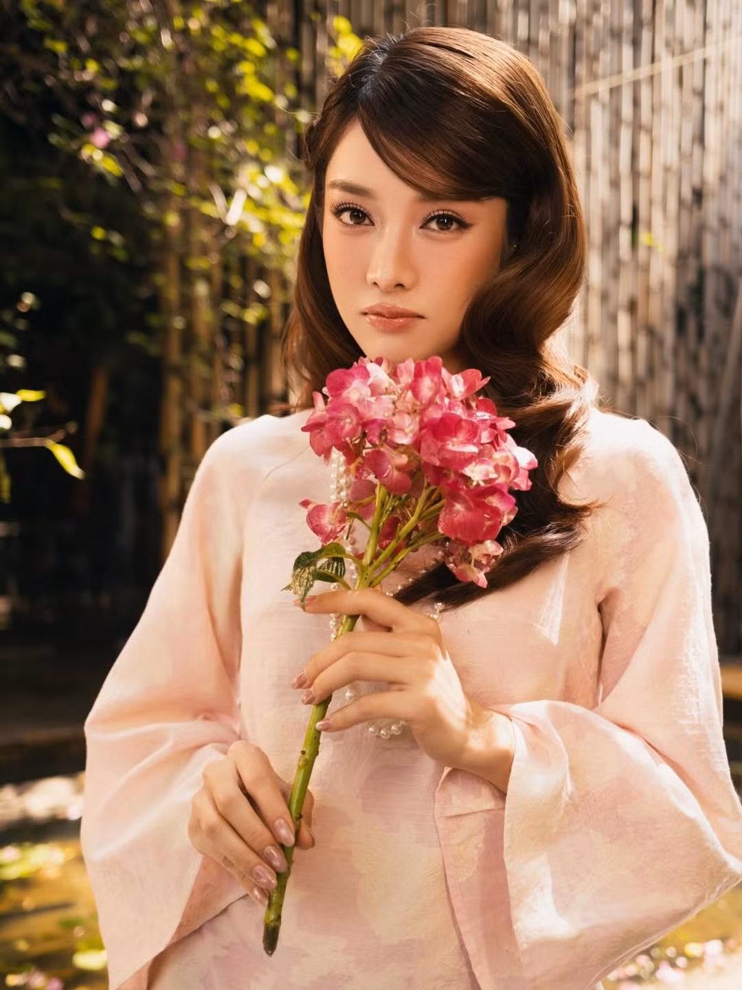 Bước ngoặt lớn trong sự nghiệp của mỹ nhân 9X đến khi cô đảm nhận vai Thúy Kiều trong bộ phim điện ảnh Kiều do Mai Thu Huyền đạo diễn.