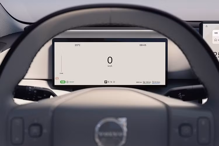 Đây là con số vượt trội nhất so với bất kỳ mẫu Volvo sản xuất hàng loạt nào cho đến nay, việc chọn hướng plug-in hybrid càng khẳng định rằng nhu cầu về xe chạy hoàn toàn bằng điện hiện nay chưa thực sự đủ mạnh.