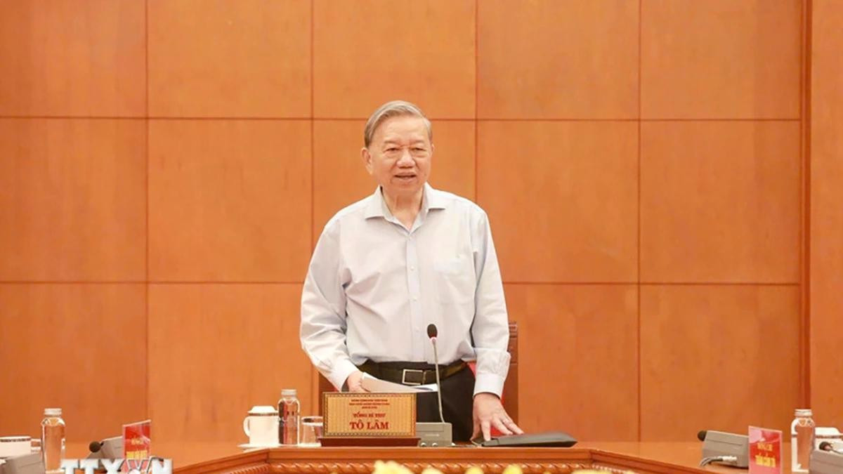 Tổng Bí thư Tô Lâm chủ trì cuộc làm việc với Văn phòng Trung ương Đảng và các cơ quan tham mưu. (Ảnh: TTXVN)