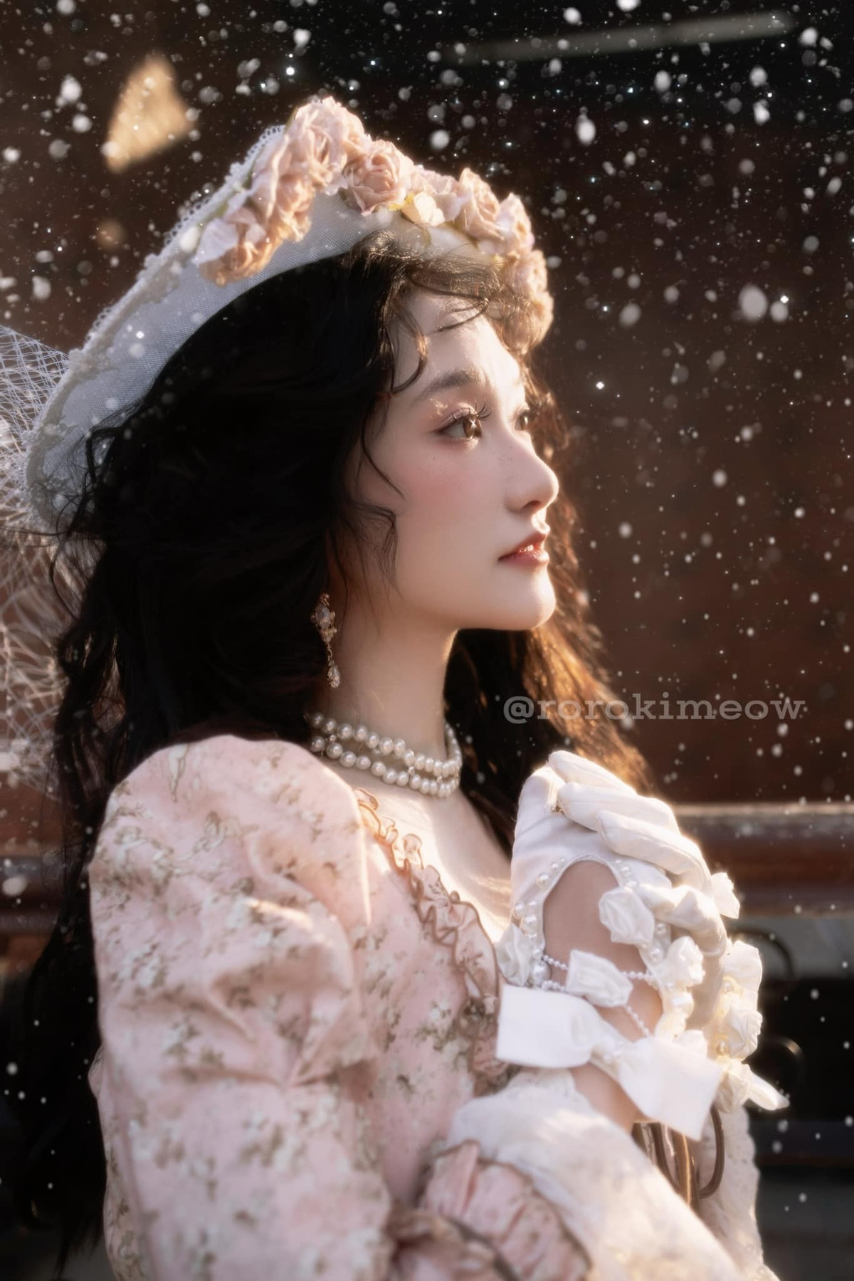 Điều quan trọng nhất là Roroki luôn biết cách "ghi điểm" bởi sự thân thiện và tích cực tương tác với người hâm mộ.