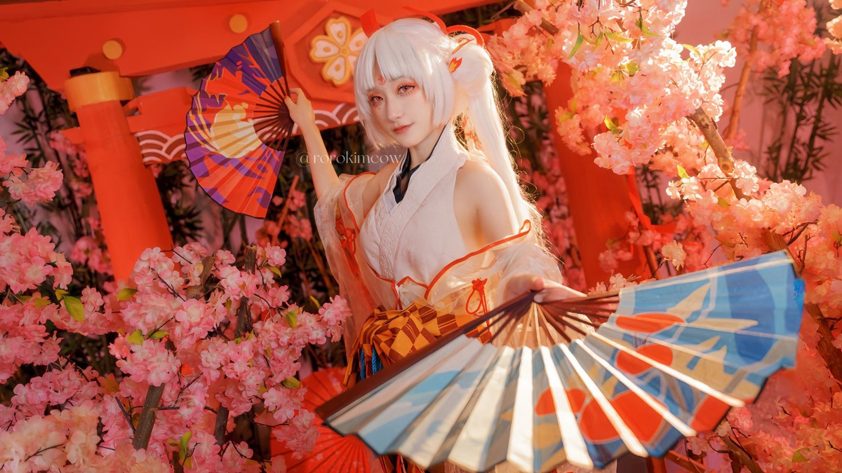 Từ đường nét gương mặt đến phong thái lạnh lùng, nếu không biết thì người xem thậm chí sẽ chẳng thể nào phân biệt được đâu là bản gốc, đâu là bản sao... với Sơn Tùng M-TP.