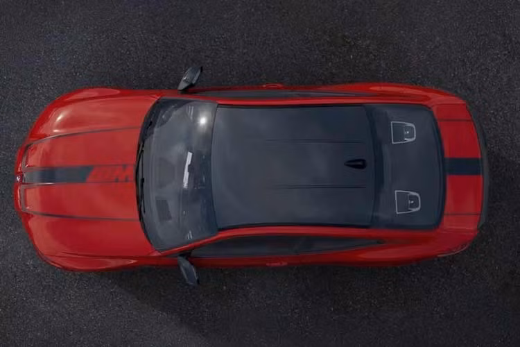 Tạm thời BMW mới chỉ công bố M4 M Legacy Edition mới cho Canada. Hãng cho biết phiên bản đặc biệt của M4 Coupe tiêu chuẩn sẽ có giá 115.500 CAD.