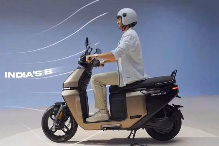 Việc sử dụng gói thuê pin rất tiết kiệm so với mức giá kèm pin là 92.250 rupee (khoảng 26,2 triệu đồng). Với khách hàng mua xe không kèm pin, có thể chọn gói thuê pin với chi phí 862 rupee/tháng (khoảng 245.000 đồng/tháng).