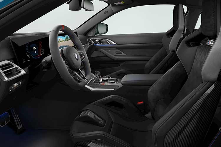 Khách hàng có thể đặt mua M4 Coupe M Legacy Edition với ba màu: Laguna Seca Blue, Velvet Blue Metallic hoặc Imola Red II, mỗi màu đều mang ý nghĩa lịch sử gắn liền với thương hiệu.