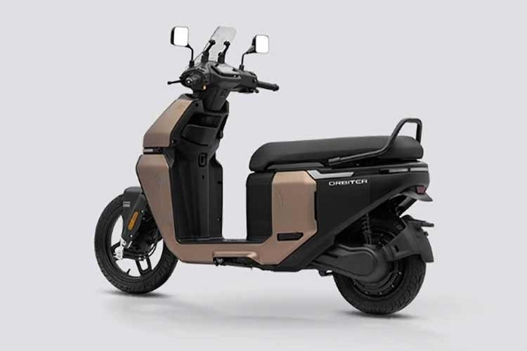 Orbiter V1 được bán ra thị trường với hai tùy chọn màu sắc gồm Martian Copper và Stellar Silver. Thiết kế tổng thể của xe vẫn giữ nguyên phong cách hiện đại đặc trưng của dòng Orbiter.