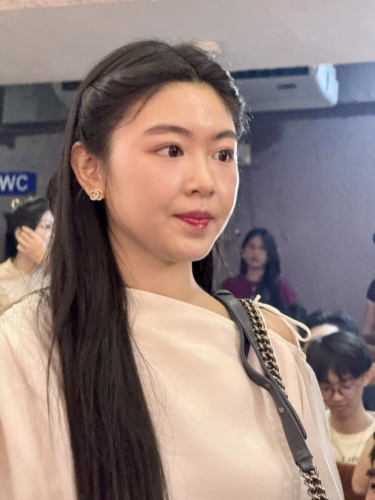 Cận nhan sắc không tỳ vết của ái nữ nhà Quyền Linh.