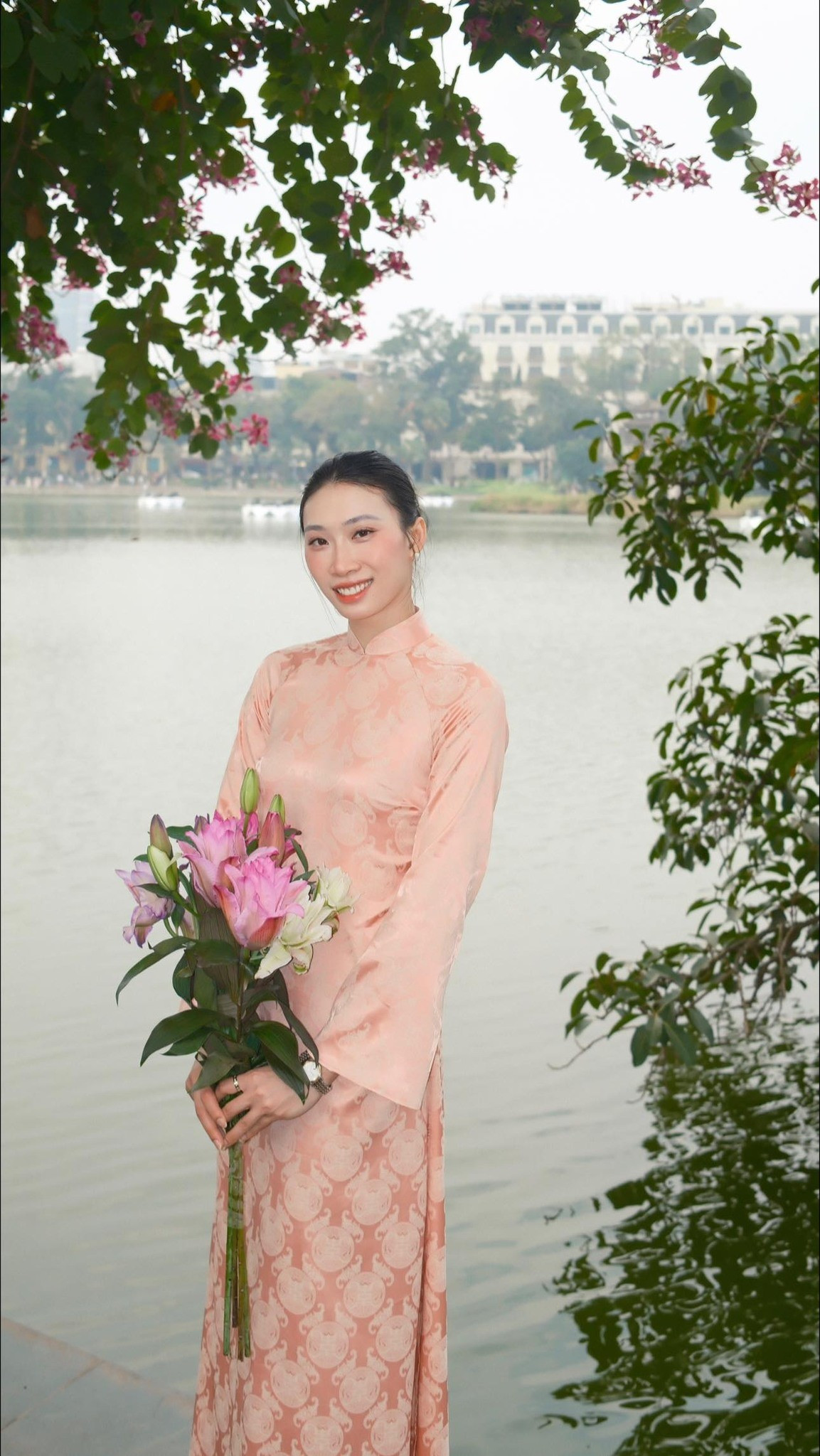 View - Hoa khôi bóng chuyền Nguyệt Anh diện áo dài rất xinh đẹp chào đón năm mới | Báo Tri thức và Cuộc sống - TIN TỨC PHỔ BIẾN KIẾN THỨC 24H