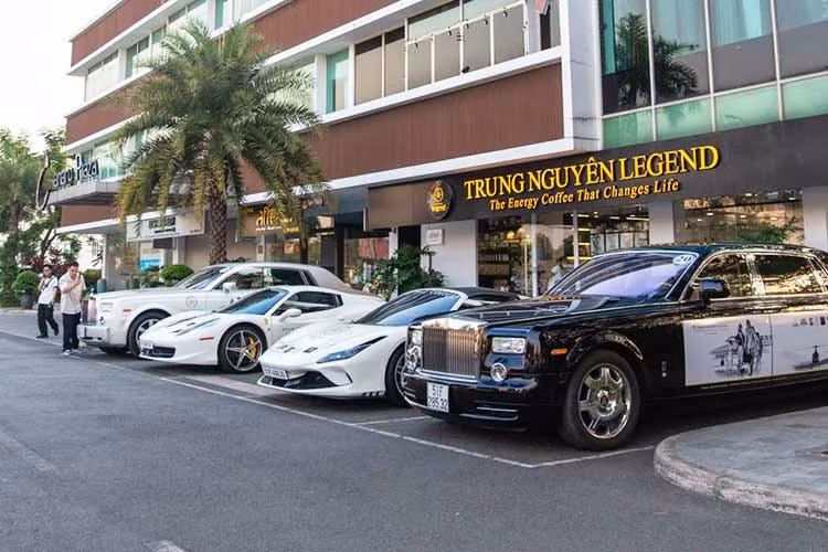 Tiếp nối chuỗi các hoạt động hướng đến kỷ niệm 30 năm sáng tạo và phụng sự, Trung Nguyên Legend tiếp tục triển khai “Hành trình Từ Trái Tim – Hành trình Lập chí vĩ đại – Khởi nghiệp kiến quốc cho 30 triệu thanh niên Việt” đến với các tỉnh thành trên cả nước. Cùng với hàng triệu cuốn sách quý, dàn xe đồng hành mang tính biểu tượng tiếp tục trở thành tâm điểm chú ý của giới mộ điệu.