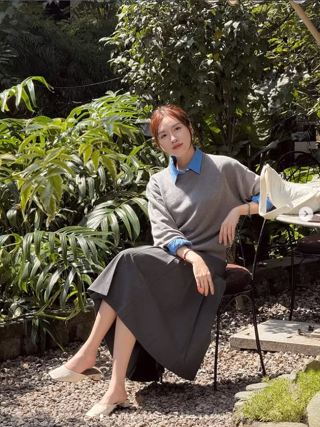 Đặng Dương Thanh Thanh Huyền sinh ngày 21/4/1996, được biết đến là một trong những gương mặt đa tài của làng giải trí Việt. Cô sở hữu cả nhan sắc lẫn trình độ chuyên môn nổi bật.