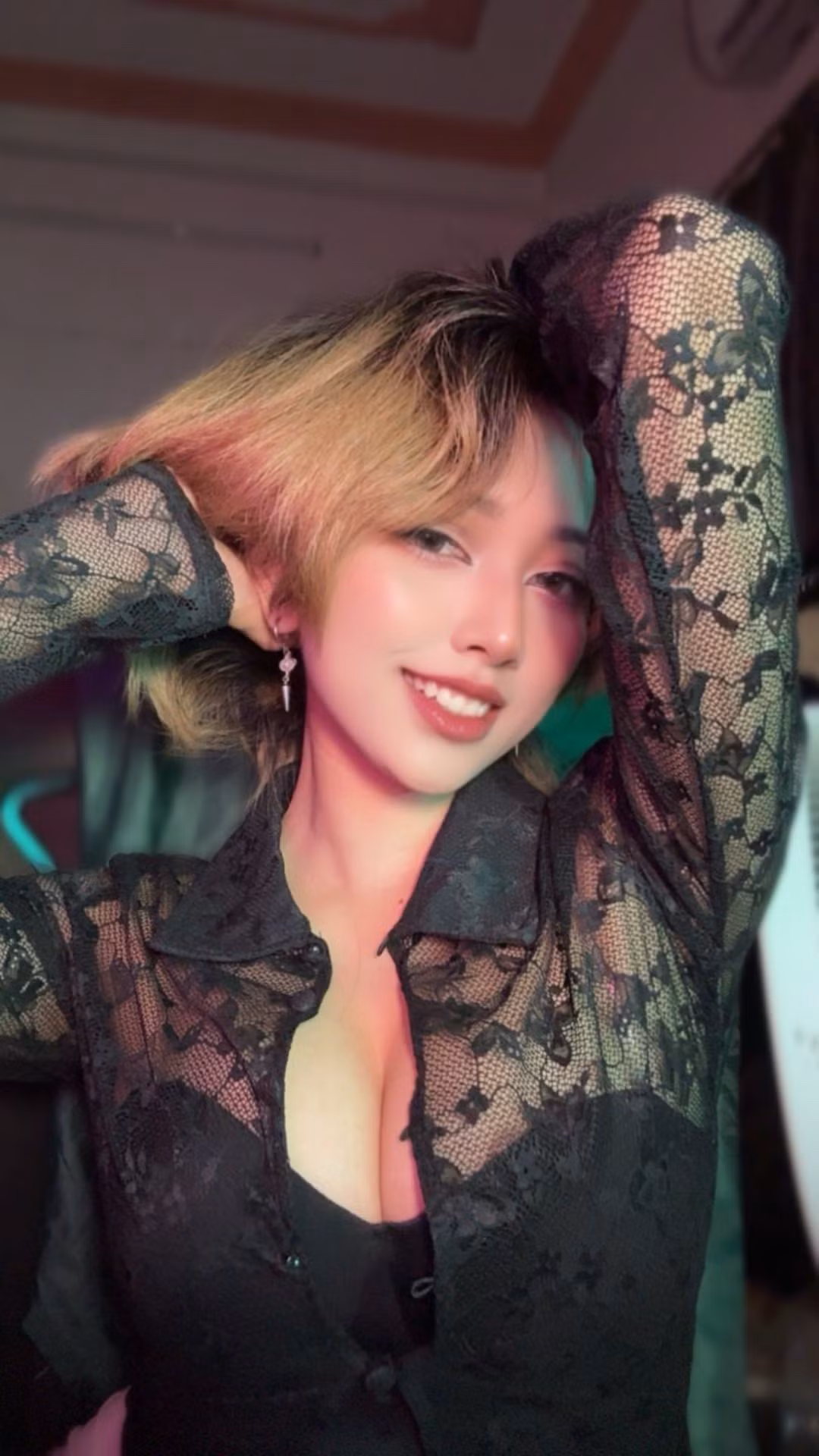 Câu chuyện của Mercury Nguyễn nhanh chóng nhận được sự quan tâm của cộng đồng mạng. Nhiều người bày tỏ sự đồng cảm và "chia buồn" với cô.