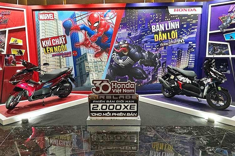 Ngày 6/3/2026 vừa qua, Honda Việt Nam đã tổ chức sự kiện kỷ niệm 30 năm thành lập. Nhân dịp này, Honda Việt Nam lần đầu tiên hợp tác với Marvel để ra mắt xe Air Blade 125 phiên bản giới hạn, lấy cảm hứng từ hai nhân vật biểu tượng Spider-Man và Venom.