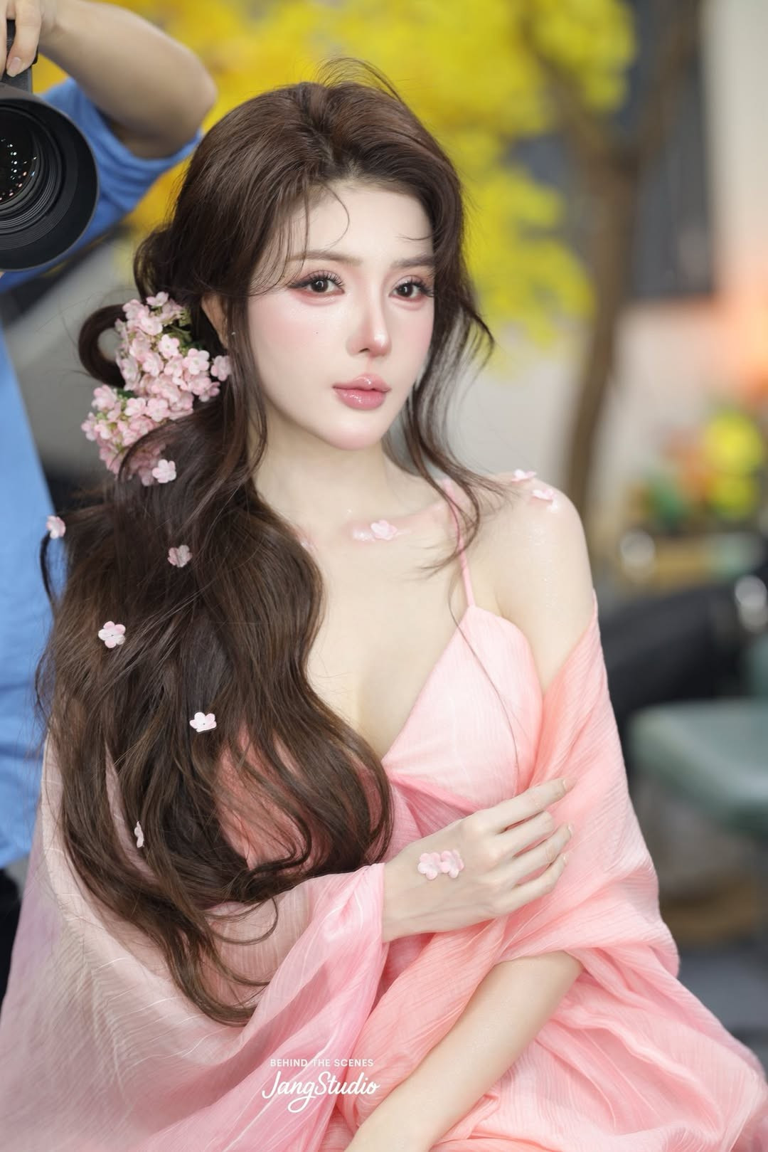 Lilly Luta tên thật là Nguyễn Thị Lượm, sinh năm 1992, quê Khánh Hòa. Cô bắt đầu được biết đến rộng rãi từ khoảng năm 2010 khi hoạt động với vai trò mẫu ảnh.