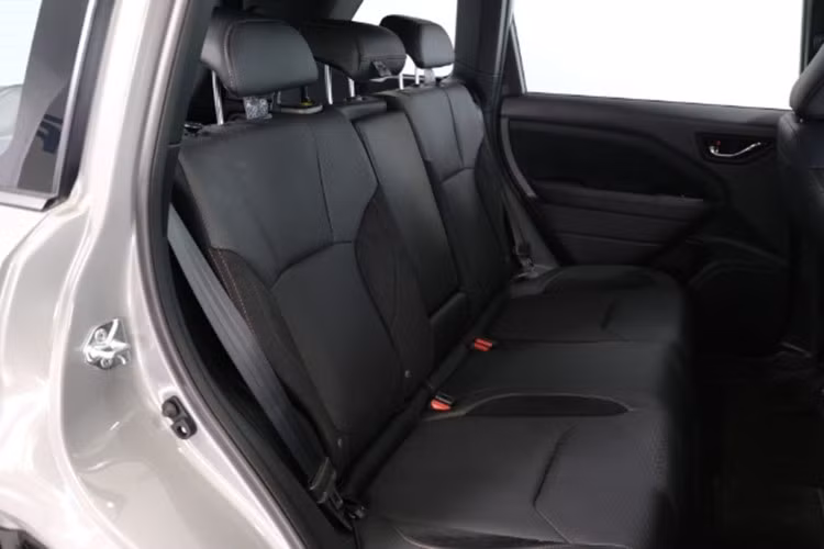 Các trang bị đáng chú ý khác như phanh khẩn cấp khi tài xế mất ý thức; kiểm soát hành trình thích ứng Stop&amp;Go. Ngoài ra, xe còn trang bị 8 túi khí, camera 360 độ và nhiều tính năng hỗ trợ khác, nâng cao tính an toàn toàn diện cho người sử dụng.