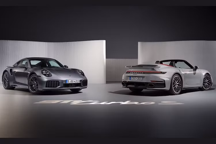 Sau các phiên bản thấp hơn, Porsche đã cập nhật giữa vòng đời cho 911 Turbo S - phiên bản cao cấp nhất của dòng 911 thế hệ 992.2, vừa được ra mắt tại Triển lãm IAA ở Munich tháng vừa qua. Rất nhanh chóng, mẫu xe này đã được Porsche Việt Nam mở đơn đặt hàng, với thời gian giao dự kiến vào quý 3/2026.