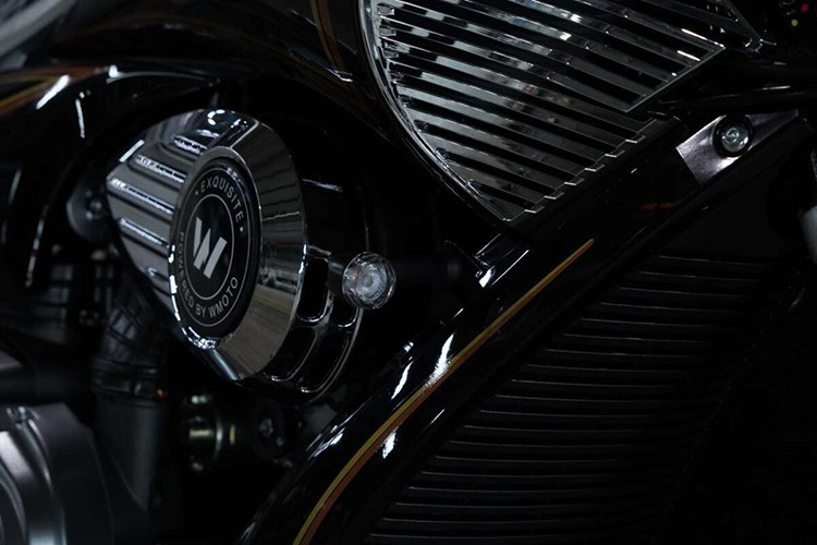 WMoto Cruiser AMT 125 2025 được trang bị động cơ xi-lanh đơn, cam đơn SOHC, làm mát bằng không khí và sử dụng hệ thống phun xăng điện tử (EFI). Khối động cơ này cho công suất tối đa 7,77 mã lực tại vòng tua 8.000 vòng/phút và mô-men xoắn cực đại đạt 8,8 Nm tại 6.000 vòng/phút.