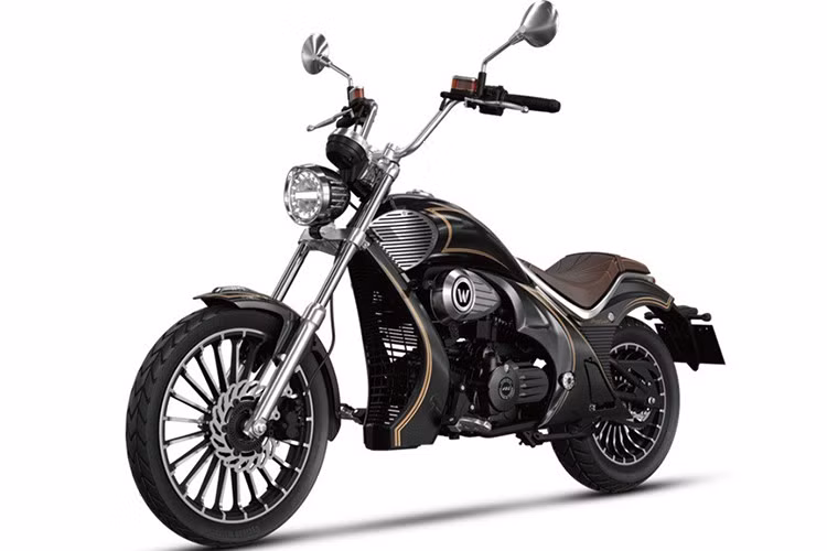 WMoto Cruiser AMT 125 2025 hiện có ba màu sắc để lựa chọn gồm Xanh lục, Kem và Đen. Với mức giá chỉ 5.988 ringgit (khoảng 37,4 triệu đồng). AMT 125 2025 được xem là rẻ như xe máy tay ga như Honda Vision đang bán tại Việt Nam.