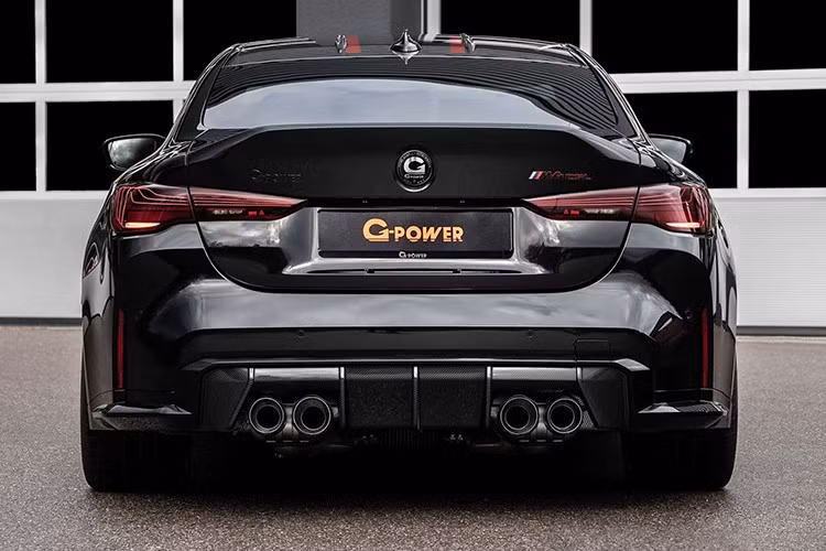 Với sự hỗ trợ từ công ty độ xe G-Power, chiếc M4 mui trần trở thành đối thủ thực sự của siêu xe, đồng thời có thể hạ mui để tận hưởng hiệu suất đầy phấn khích.Đây không chỉ là về con số, mà còn về tính dễ tiếp cận.