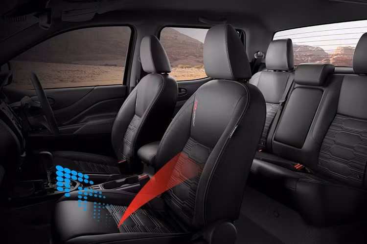 "Trái tim" của Nissan Navara X-Tremer là động cơ diesel YD25 với 4 xi-lanh thẳng hàng, tăng áp, dung tích 2.5L, tạo ra công suất tối đa 190 mã lực tại tua máy 3.600 vòng/phút và mô-men xoắn cực đại 450 Nm tại tua máy 2.000 vòng/phút.