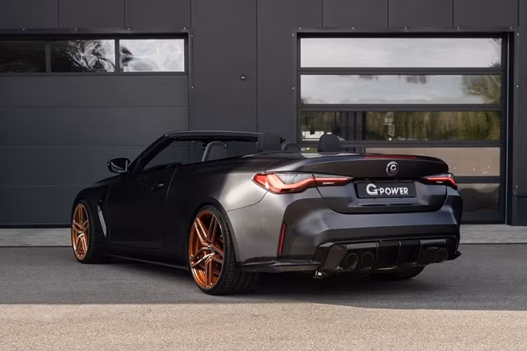 Gói nâng cấp từ G-Power có mức giá 42.000 USD (tương đương khoảng 1,09 tỷ đồng) có tốc độ tối đa 329 km/h (205 mph). Trong khi đó, Mustang GTD có công suất 815 mã lực chỉ đạt 325 km/h (202 mph).