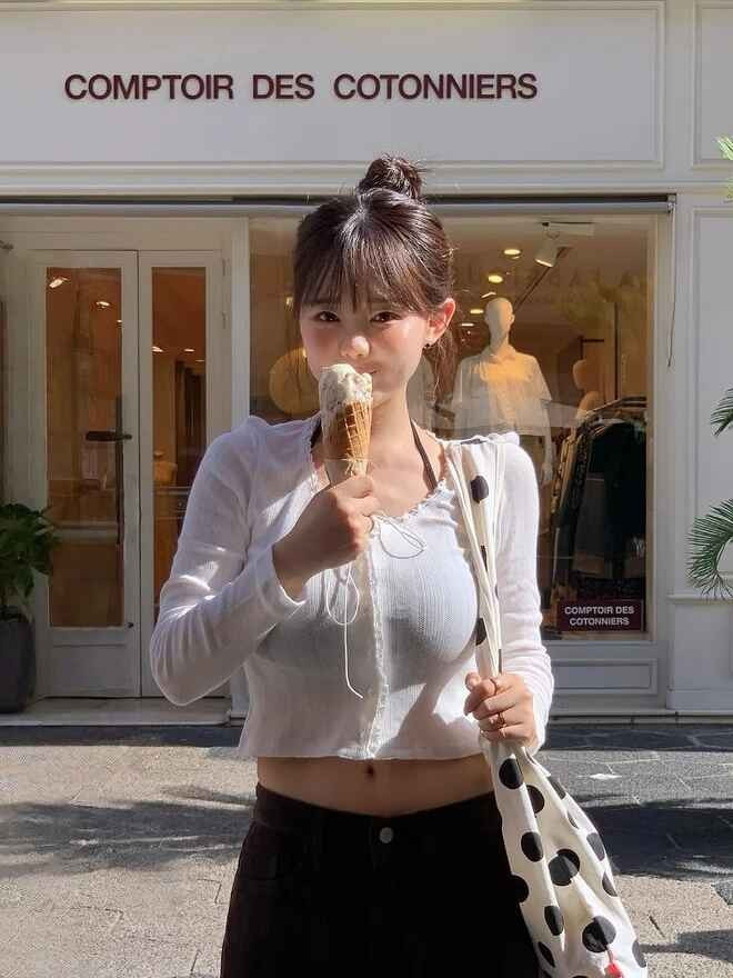 View - Hot mom Hàn Quốc gây tranh cãi vì cách ăn mặc "hở bạo" | Báo Tri thức và Cuộc sống - TIN TỨC PHỔ BIẾN KIẾN THỨC 24H