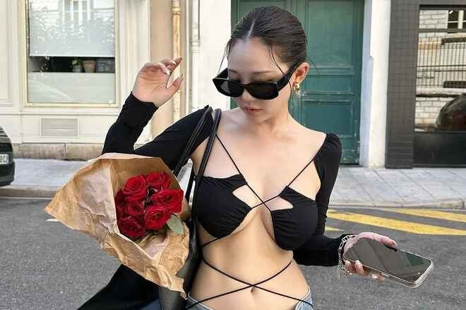 View - Hot mom Hàn Quốc gây tranh cãi vì cách ăn mặc "hở bạo" | Báo Tri thức và Cuộc sống - TIN TỨC PHỔ BIẾN KIẾN THỨC 24H