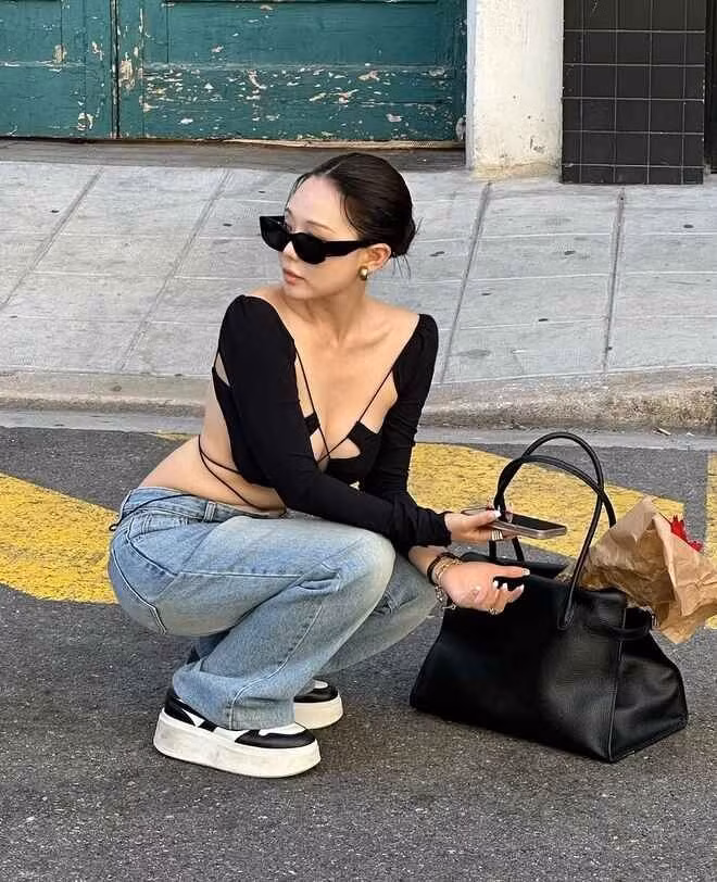 Ngày 7/8, Hong Young Gi hút hơn 15.000 lượt tương tác khi chia sẻ loạt ảnh check-in trong chuyến đi đến thành phố Nice (Pháp).