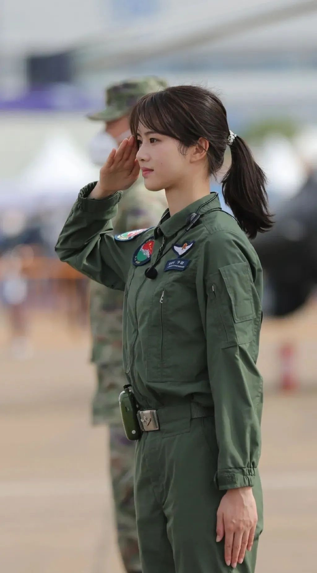 Loạt ảnh và clip nêu trên của cô gái này được đăng tải từ nhiều năm trước, "gây sốt" một thời. Bây giờ lại bất ngờ hot trở lại.