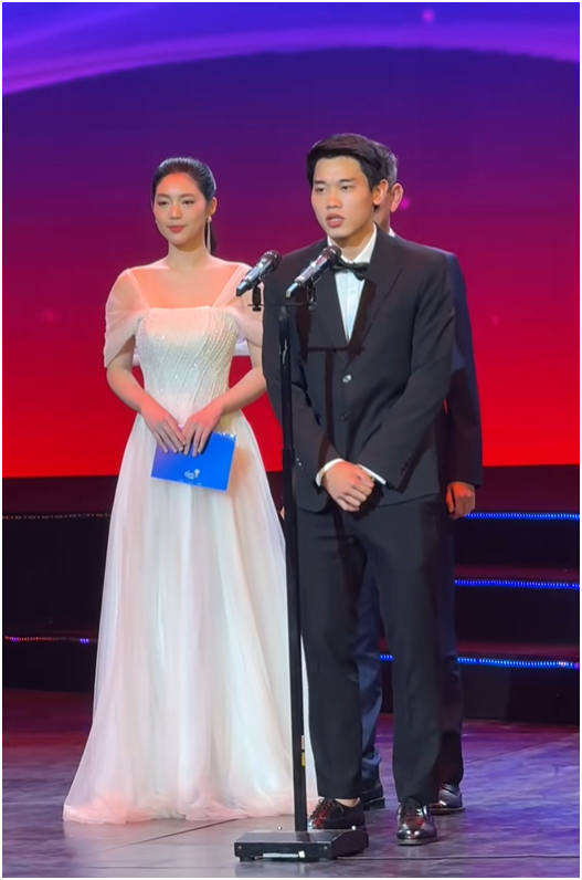 Danh tính của Châu Anh - cũng như profile của người đẹp này cũng được cộng đồng mạng quan tâm, tìm kiếm.