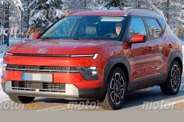 Dựa trên những hình ảnh chụp được, các bản dựng kỹ thuật số mới đây đã phác họa khá chi tiết diện mạo của mẫu xe Hyundai Bayon 2026 thế hệ mới, điều này cho thấy mẫu SUV đô thị thương hiệu Hàn Quốc này sẽ có bước thay đổi đáng kể về thiết kế và công nghệ.