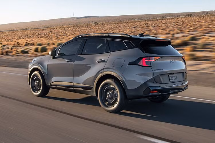 Phiên bản Black Edition được xem là bước nâng cấp mang tính chiến lược, tập trung vào thay đổi thiết kế và mở rộng lựa chọn hệ truyền động nhằm duy trì sức cạnh tranh, trong khi vẫn tận dụng nền tảng sản phẩm sẵn có.