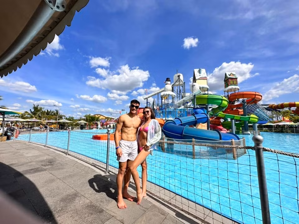 Từ đó đến nay, sự nghiệp thi đấu có thời điểm không thật sự nổi bật nhưng ngoại hình và tài năng thủ môn Bùi Tiến Dũng vẫn được fan hâm mộ yêu mến.