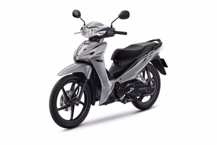 Honda Wave 110i 2025 mới là mẫu xe máy số phổ thông nổi bật nhờ khả năng tiết kiệm nhiên liệu vượt trội, độ bền cao và dễ bảo trì, vận hành. Theo công bố từ nhà sản xuất, xe có mức tiêu thụ nhiên liệu ấn tượng, đạt 76,9 km/lít – lý tưởng cho những ai cần một phương tiện di chuyển hằng ngày kinh tế và tin cậy.