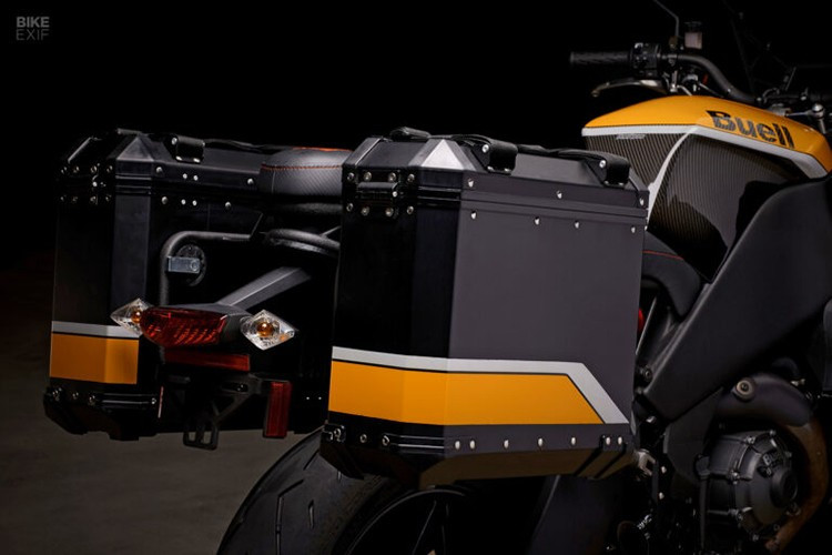 Điểm cộng nổi bật của SuperTouring 1190 là khối lượng chỉ 199 kg khi đầy nhiên liệu, nhẹ hơn hầu hết đối thủ cùng phân khúc. Điều này có được nhờ sử dụng vật liệu carbon fiber và thiết kế khung thông minh.