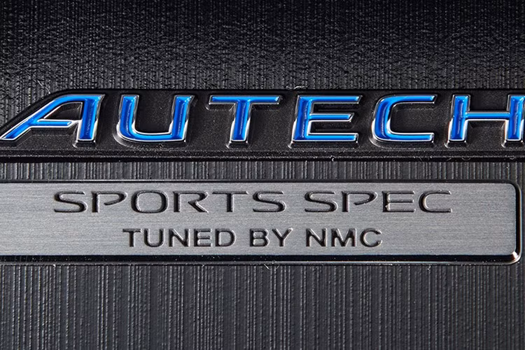 Đây cũng là mẫu xe đầu tiên của Nissan được trang bị hệ thống Intelligent Around View Monitor – camera 360 độ thế hệ mới cho hình ảnh góc nhìn từ trên cao, sắc nét và trực quan.