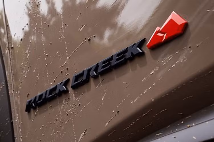 Xe sử dụng mâm 18 hoặc 19 inch tùy phiên bản. Hệ dẫn động gồm tùy chọn cầu trước (FWD) và hệ dẫn động bốn bánh thông minh e-4ORCE.